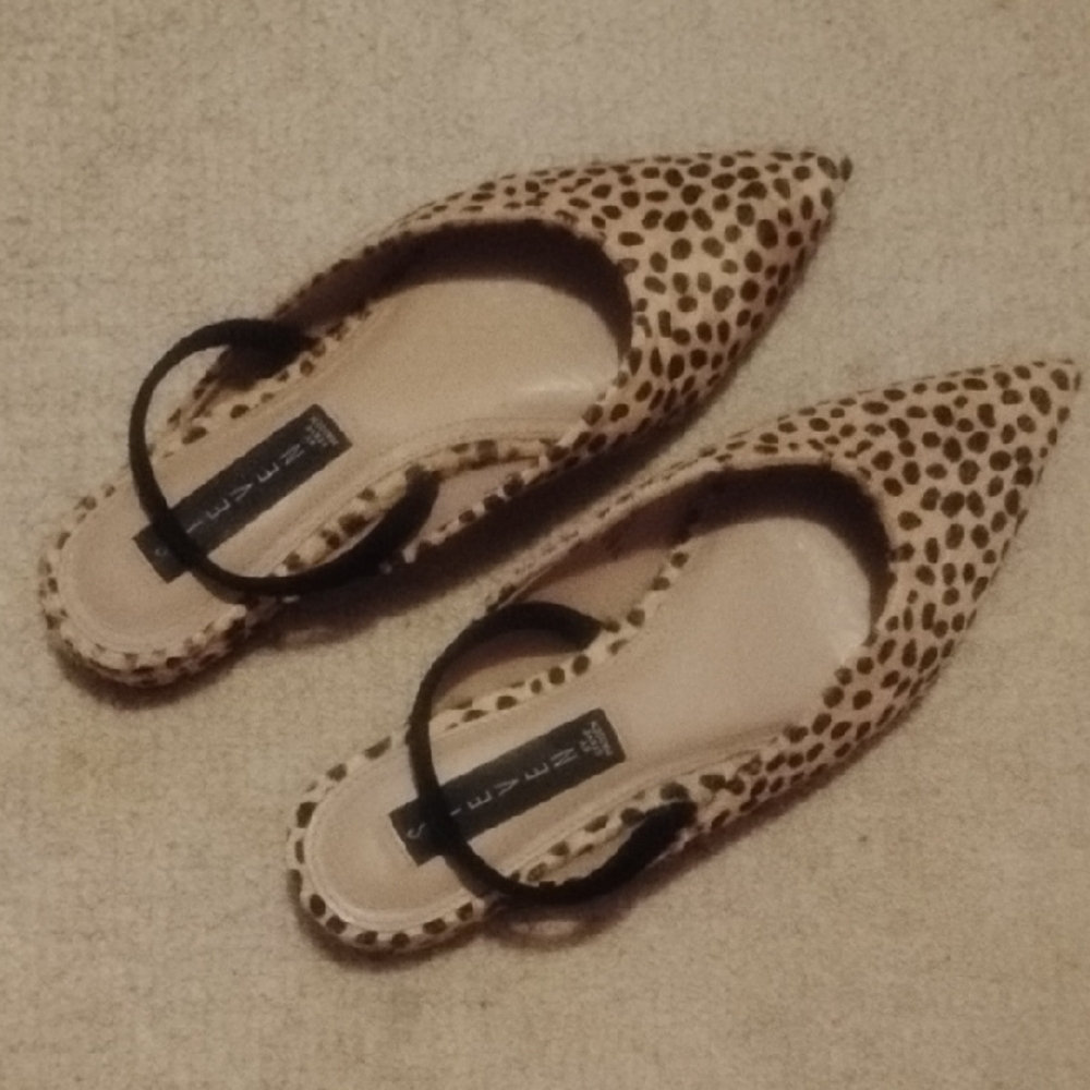Steven By Steve Madden Tan and Black Flats